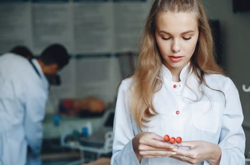 The Difference Between Standard Vitamins And A Custom Dietary Supplement